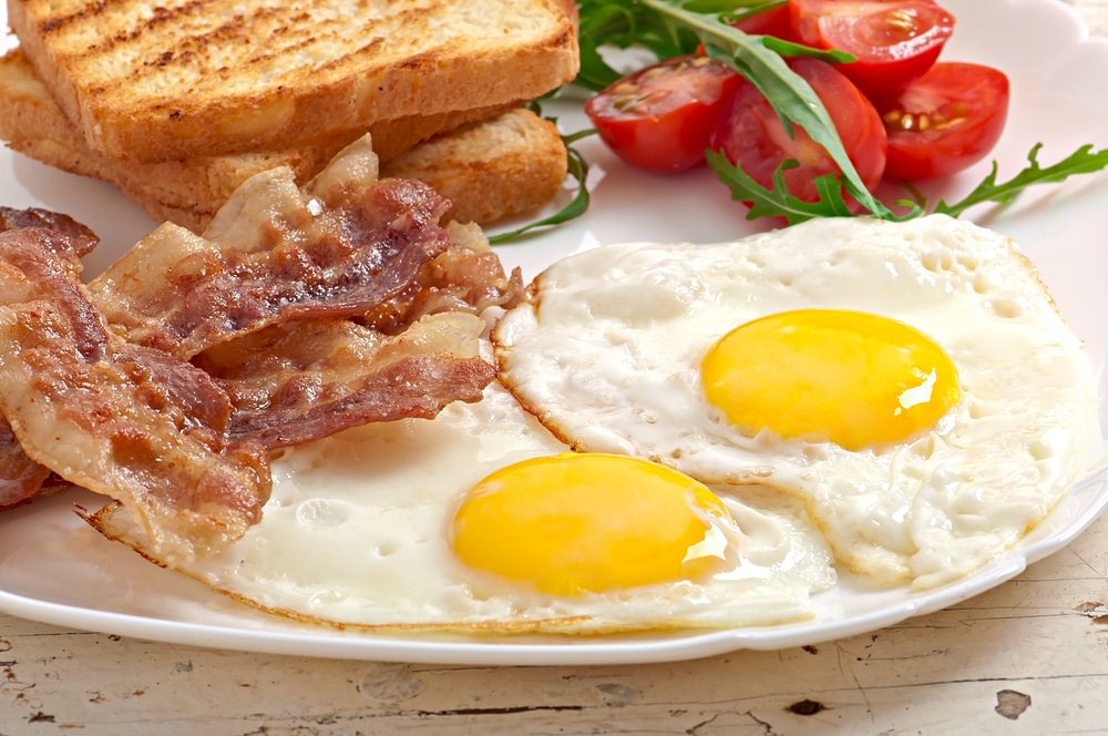 English,Breakfast,-,Toast,,Egg,,Bacon,And,Vegetables