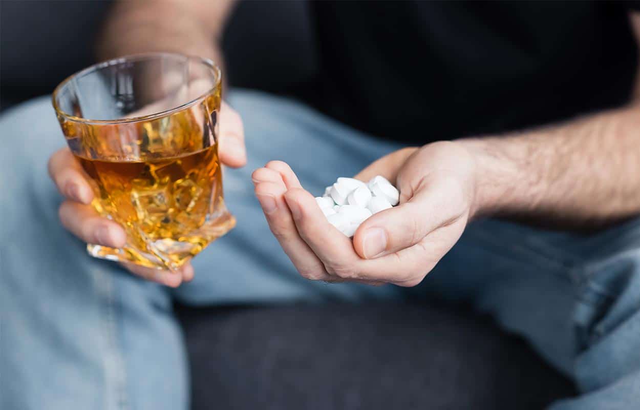 Drinking-Alcohol-With-Adderall